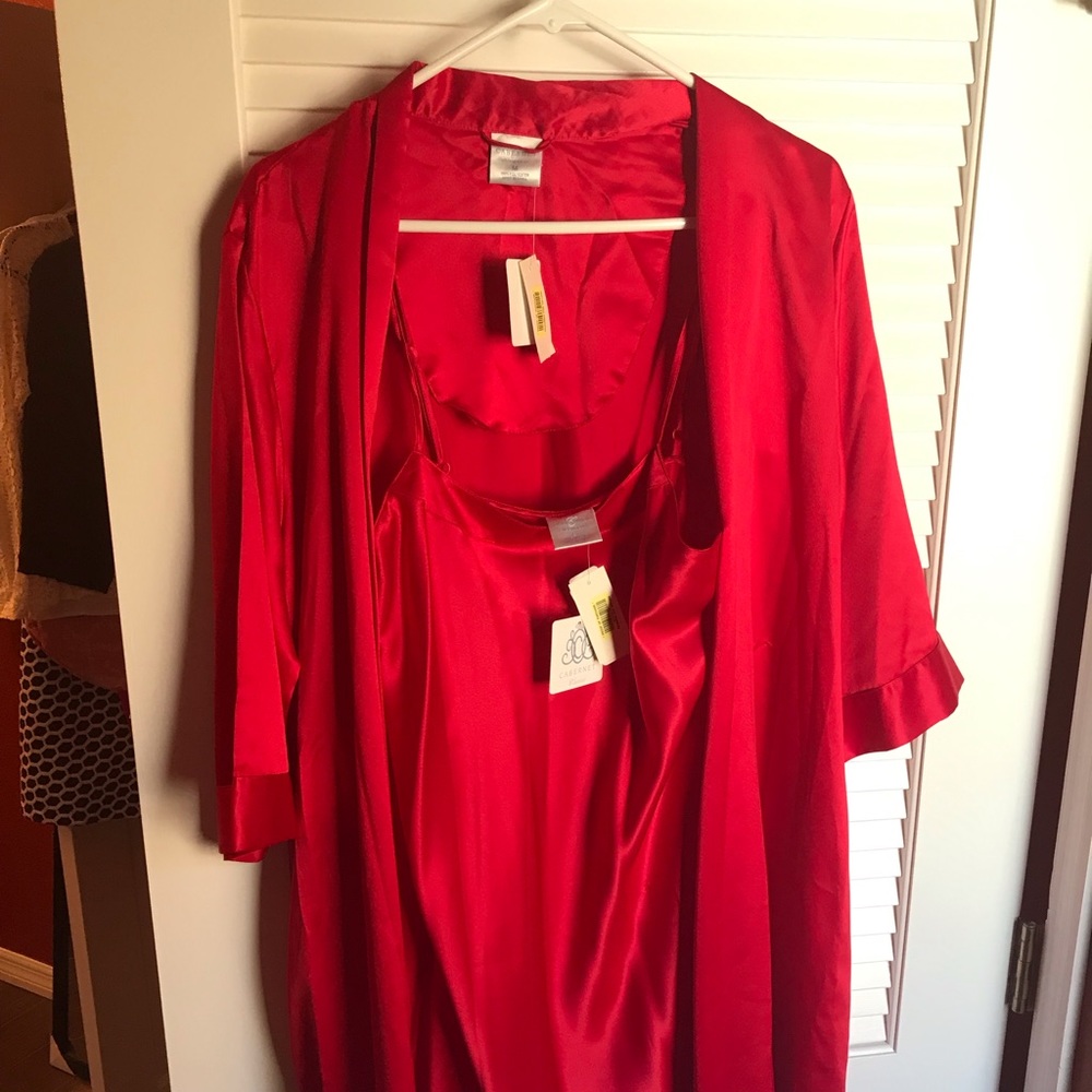 NWT Red knee length satin nightgown with robe